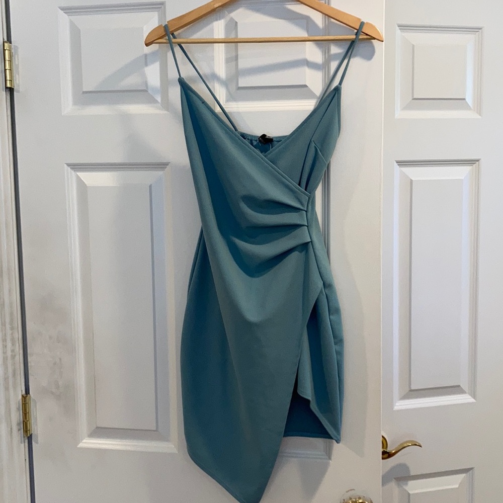 turquoise dress